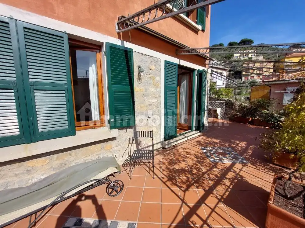 Appartamento in affitto a Portovenere