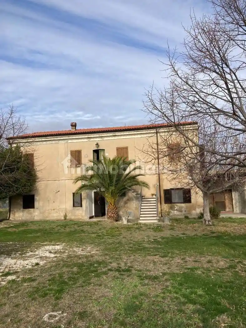 Rustico - Casale in vendita a Civitaquana