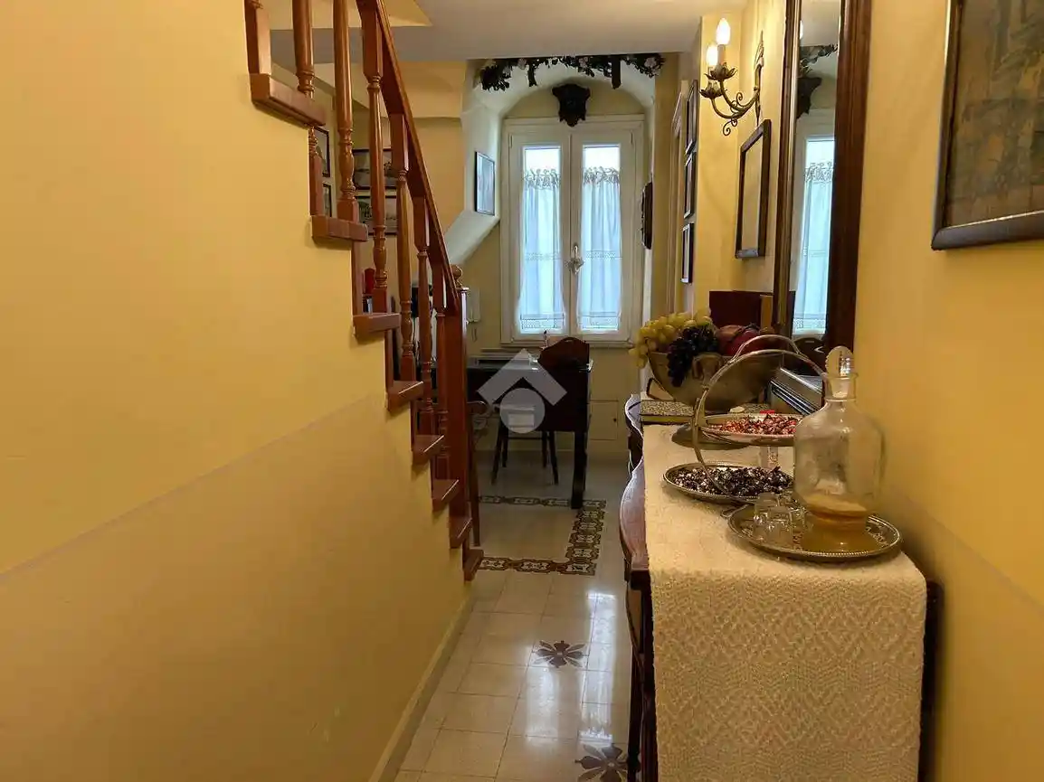 Palazzo - Edificio in Affitto - foto 4