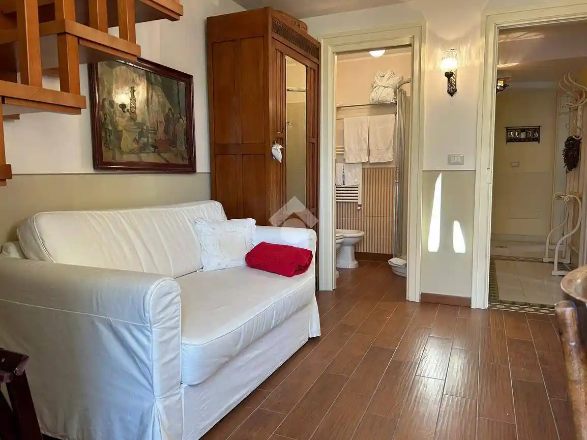 Palazzo - Edificio in Affitto - foto 5