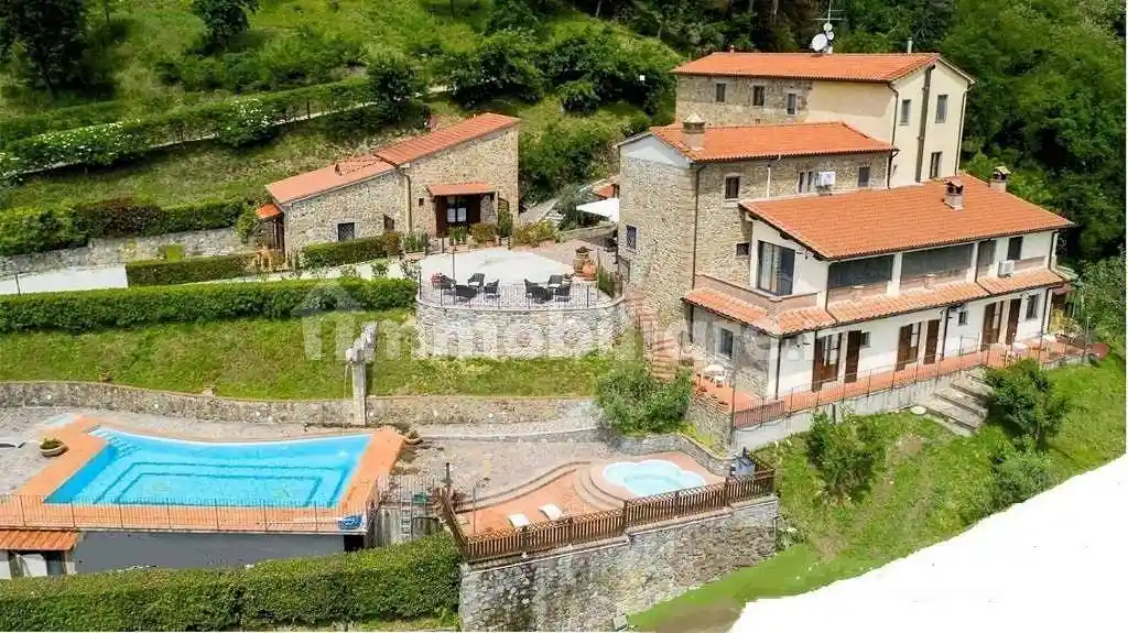 Rustico - Casale in vendita a Monsummano Terme