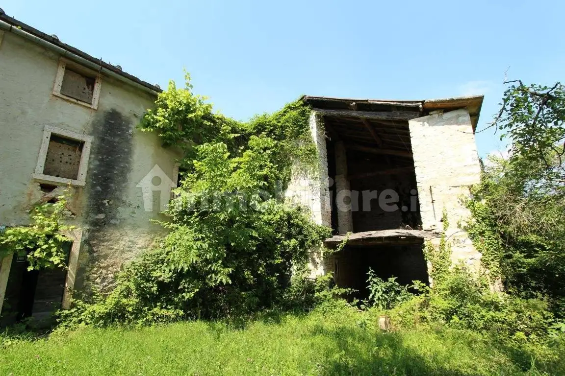 Rustico - Casale in vendita a Roverè Veronese