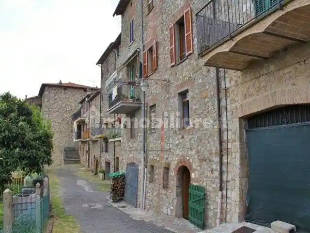 Casa indipendente in vendita a Fabro