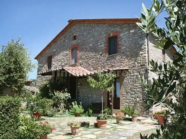 Rustico - Casale in vendita a Montegabbione