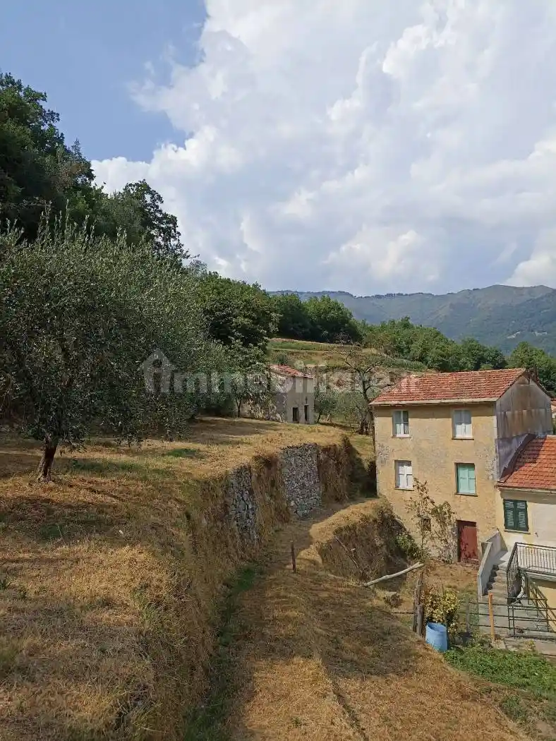 Villa in vendita a San Colombano Certenoli