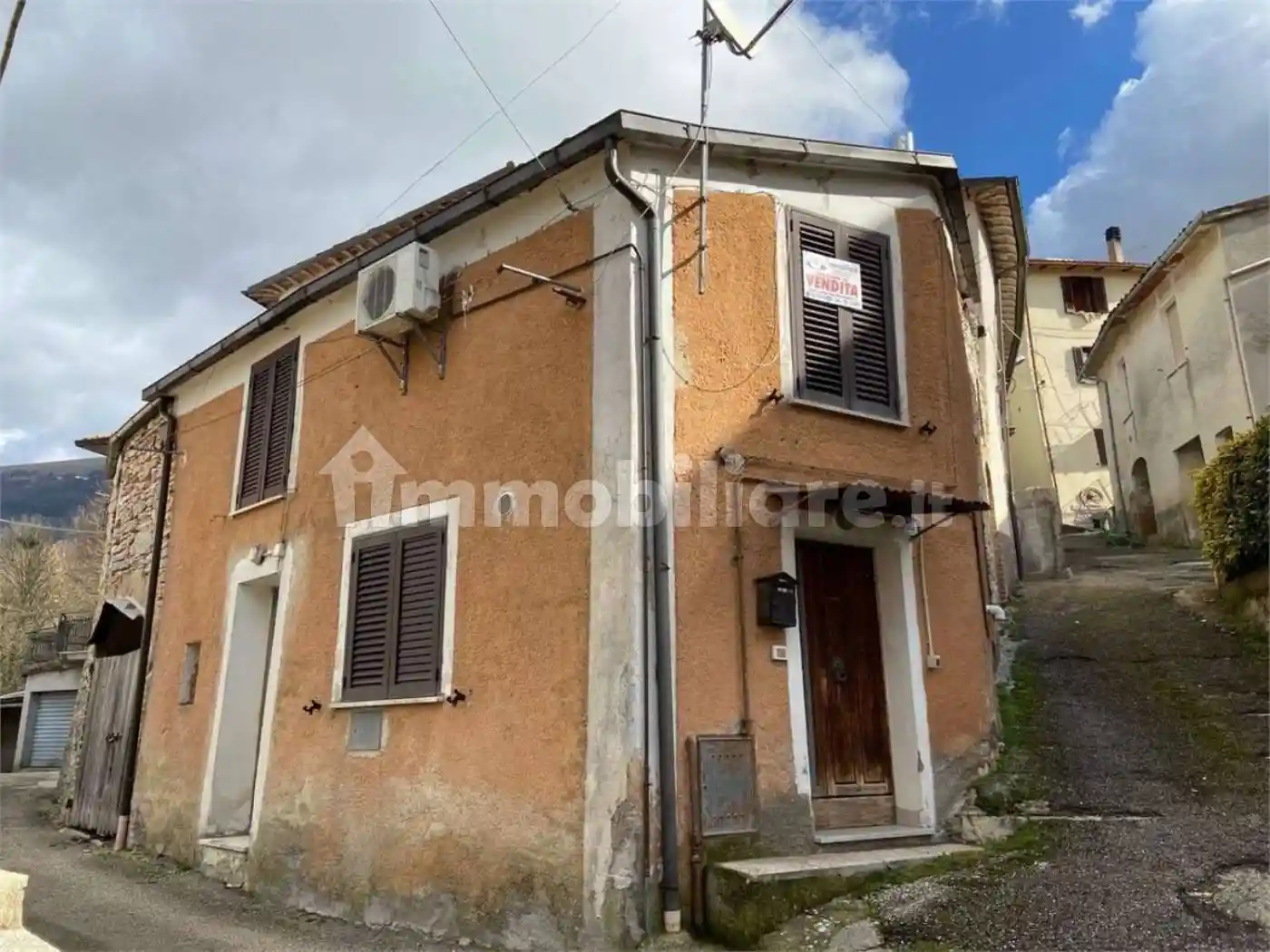 Casa indipendente in vendita a Gualdo Tadino