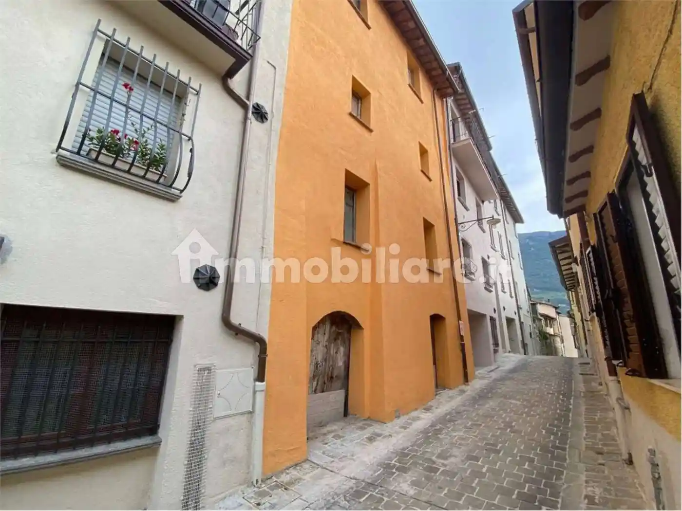 Casa indipendente in vendita a Gualdo Tadino