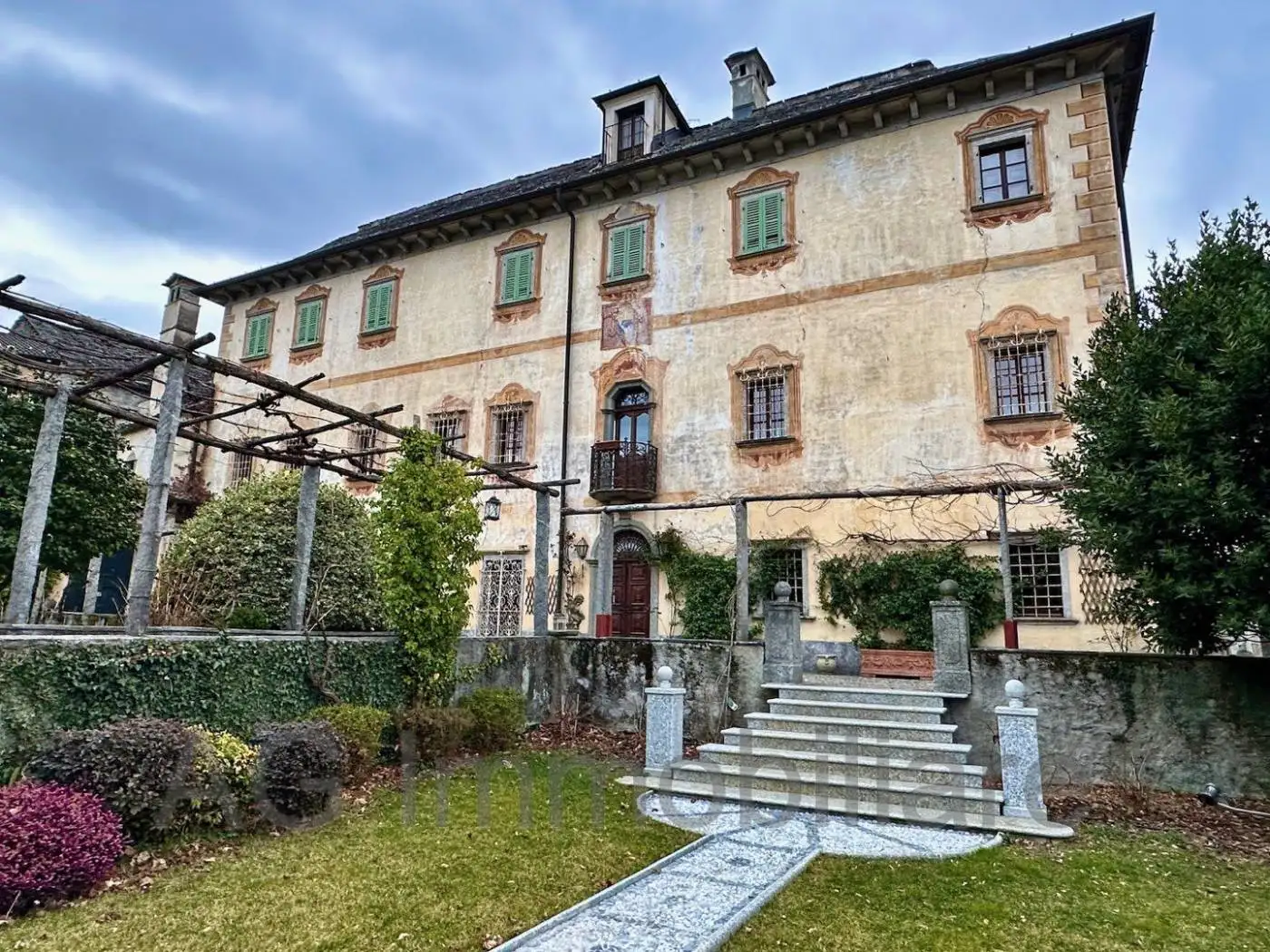 Villa in vendita a Masera