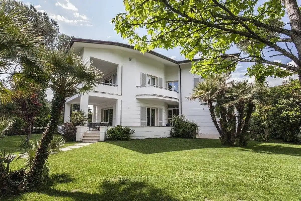 Villa in affitto a Forte dei Marmi