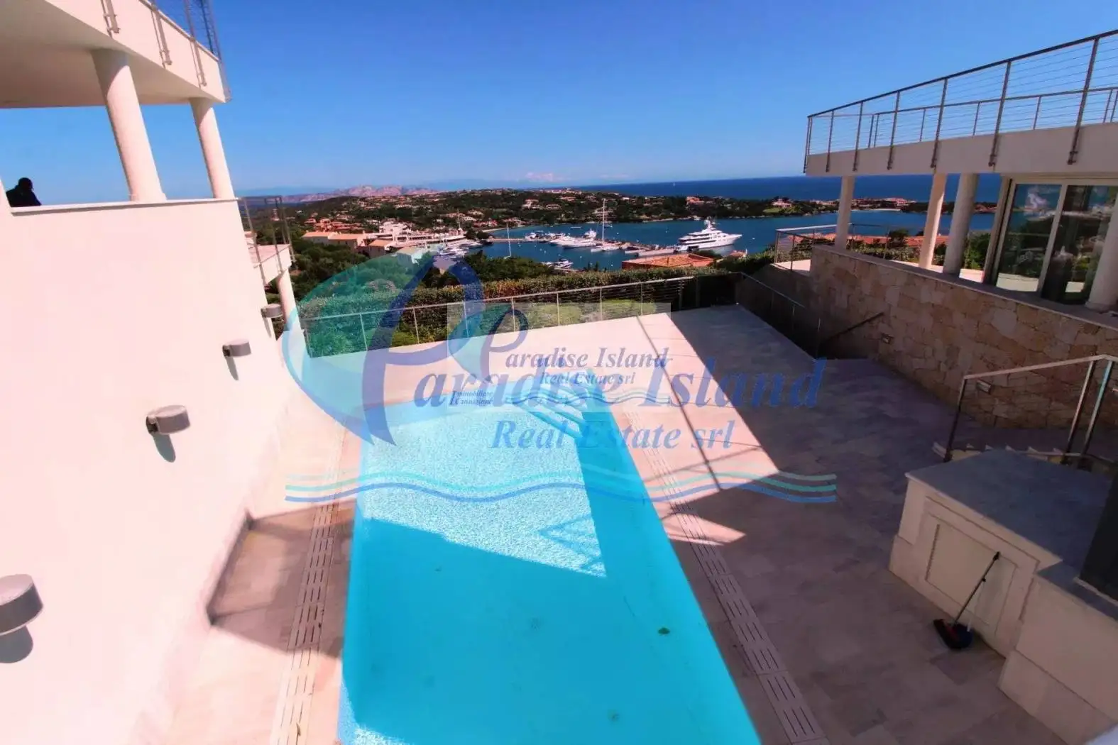 Appartamento in vendita a Arzachena