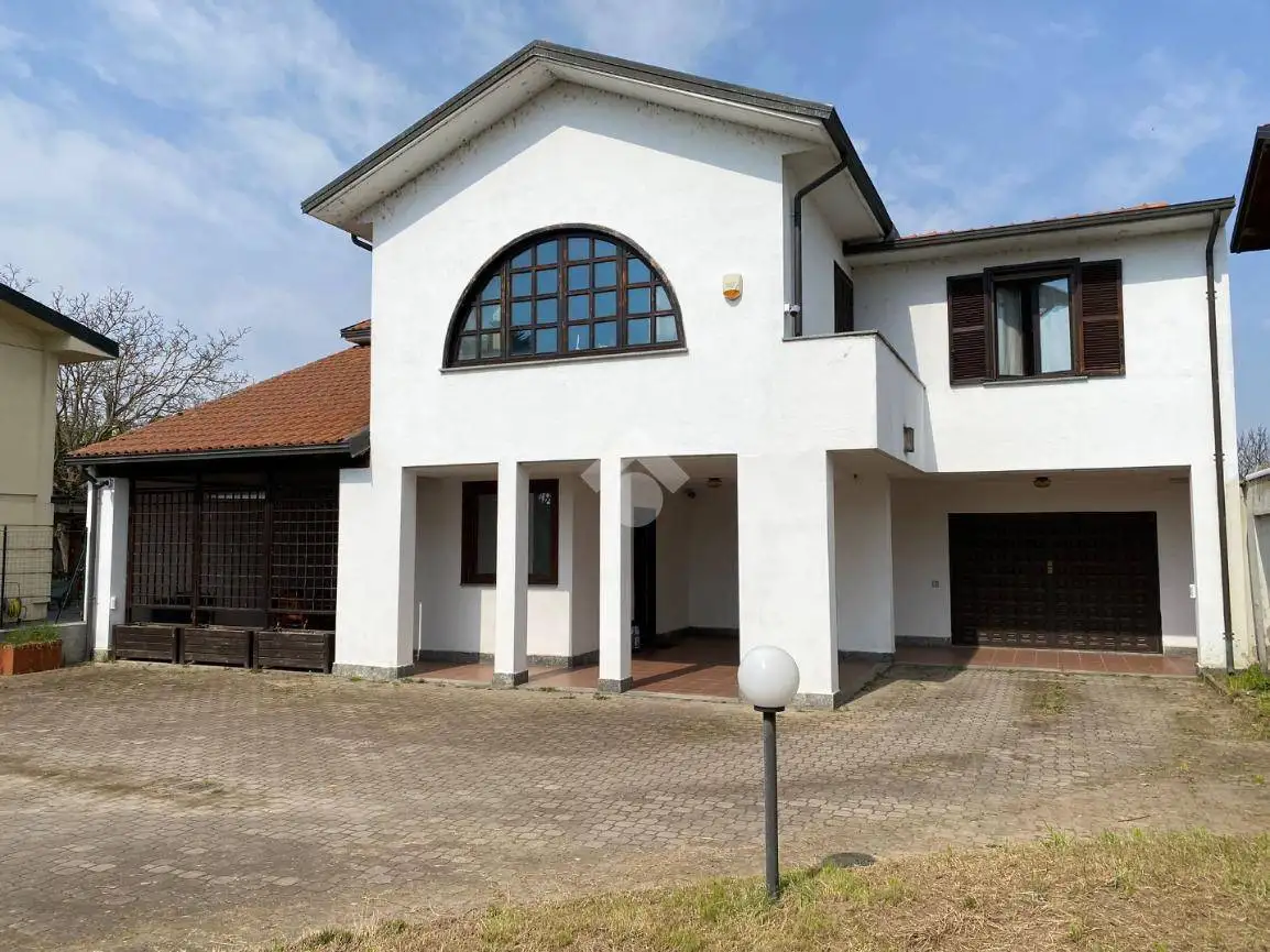 Villa in vendita a Novara