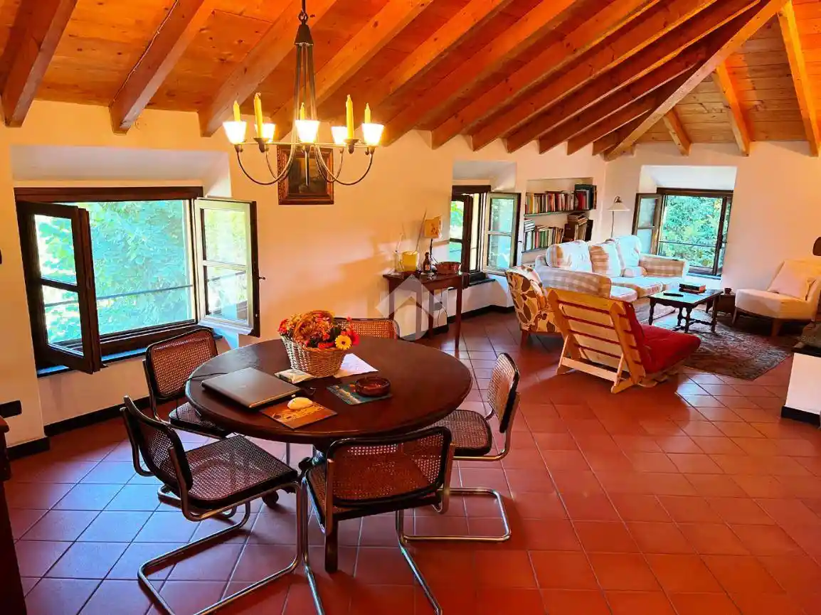 Villa in vendita a Serra Riccò