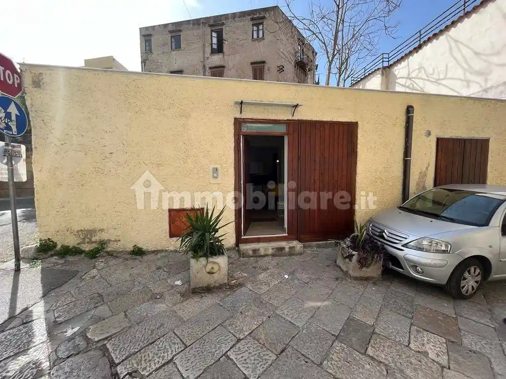 Casa indipendente in affitto a Palermo