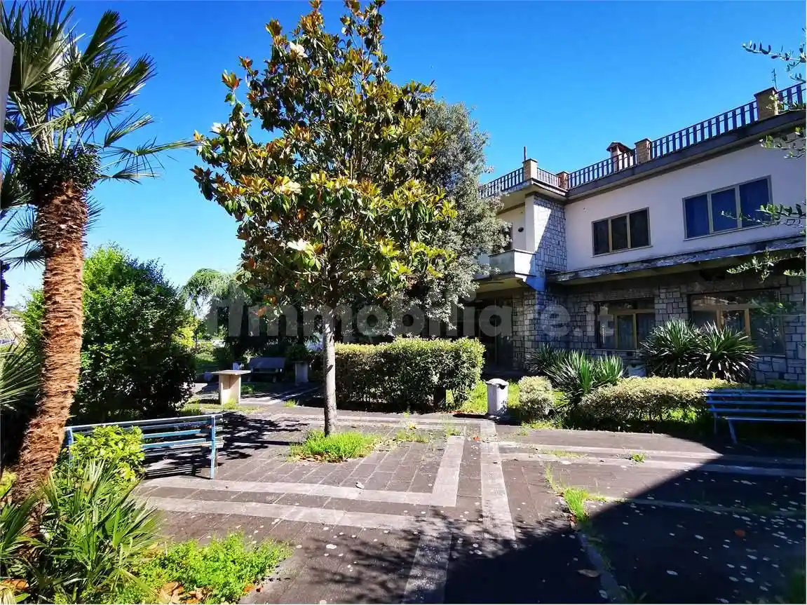 Palazzo - Edificio in vendita a Ripi