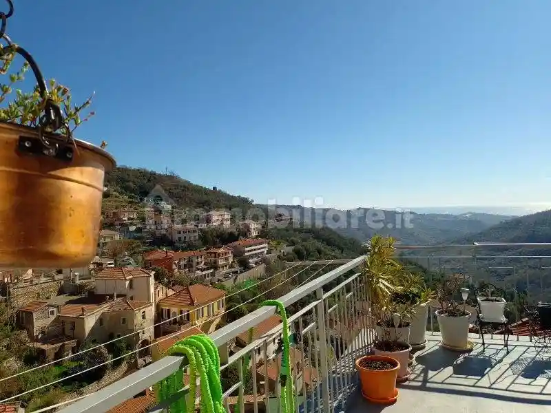 Rustico - Casale in vendita a Pietrabruna