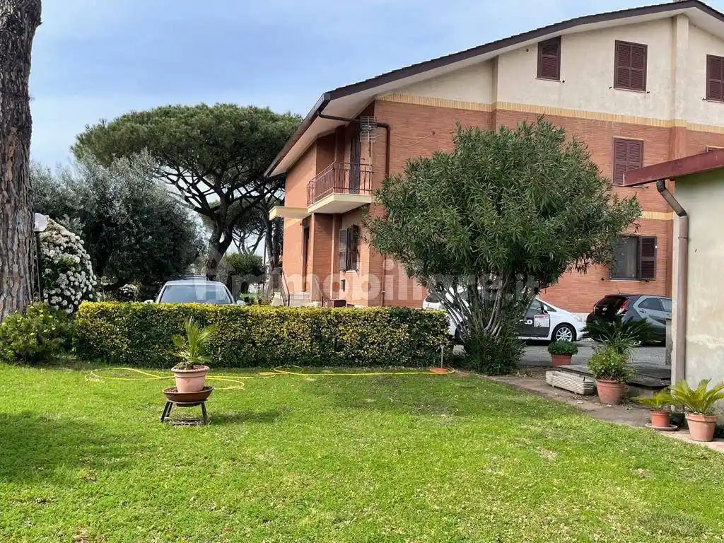 Rustico - Casale in vendita a Roma