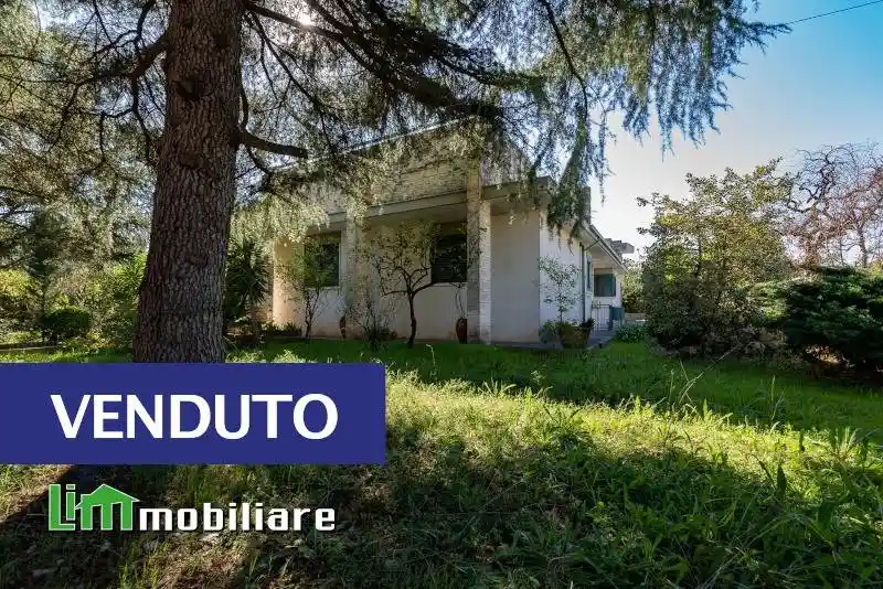 Villa in vendita a Bitetto