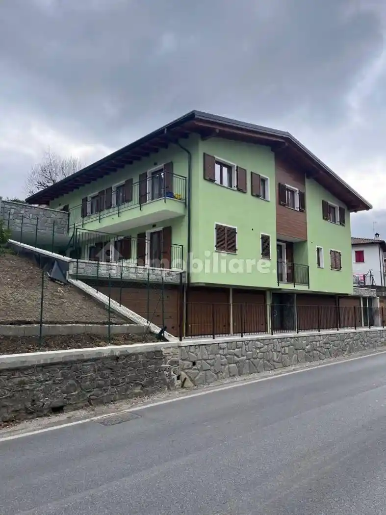 Palazzo - Edificio in vendita a Cremeno