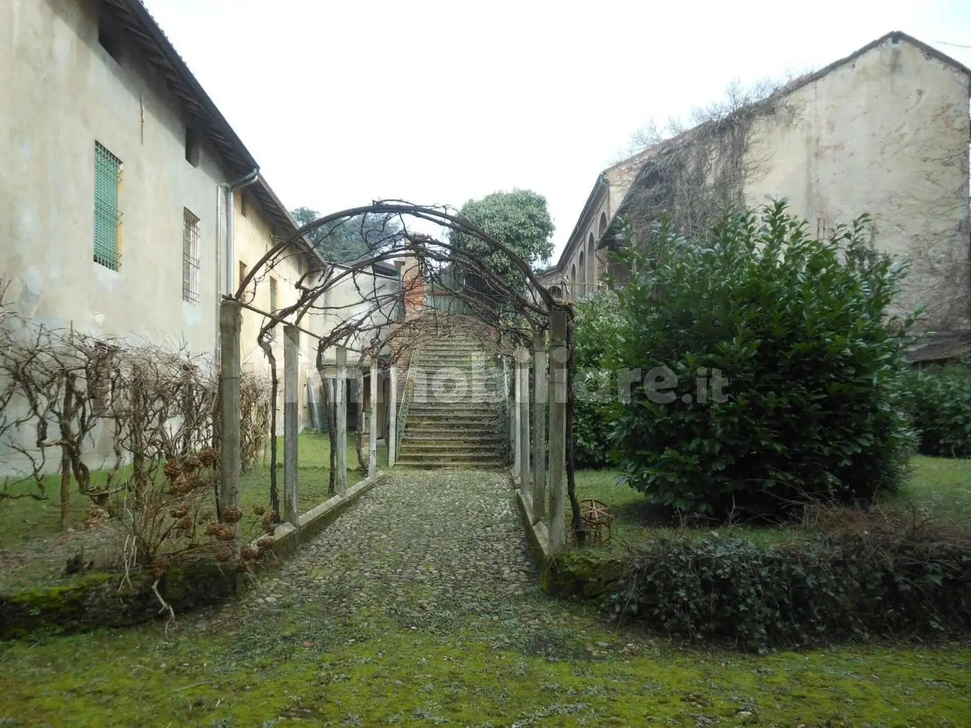 Rustico - Casale in vendita a Villalvernia