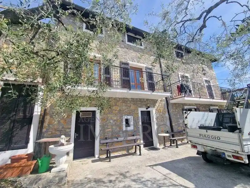 Villa in vendita a Bordighera