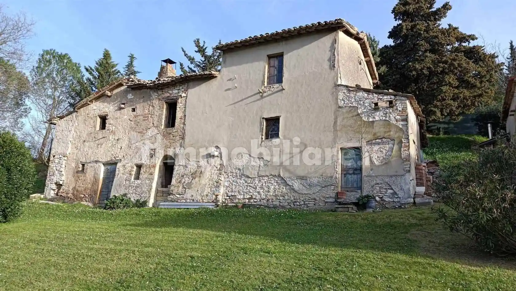 Rustico - Casale in vendita a San Severino Marche