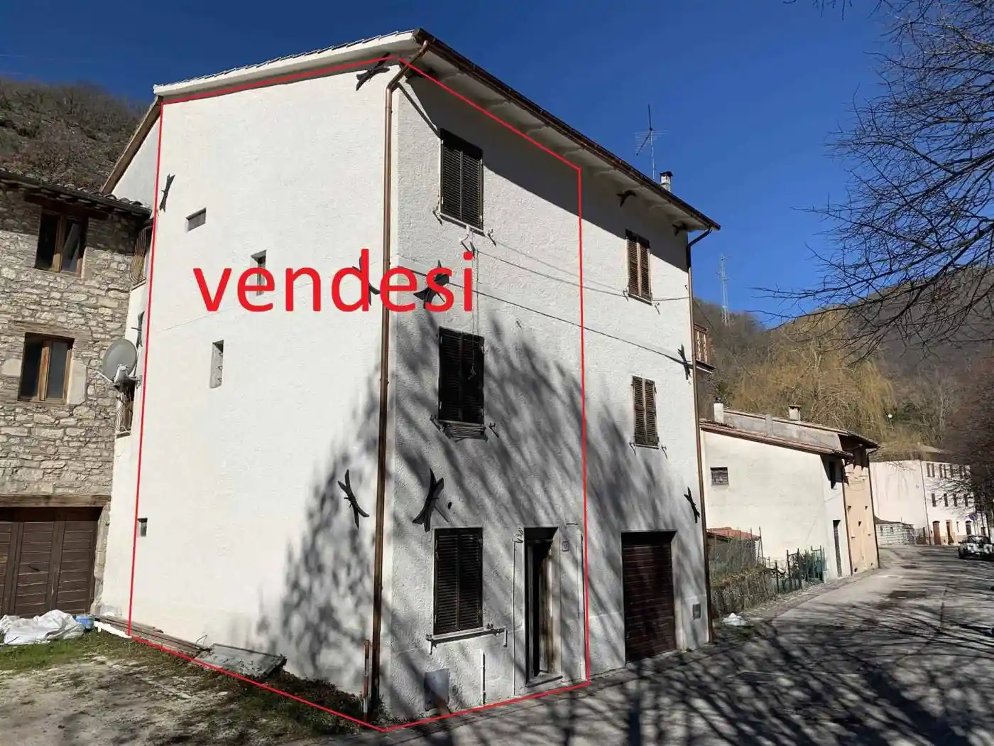 Casa indipendente in vendita a Serravalle di Chienti