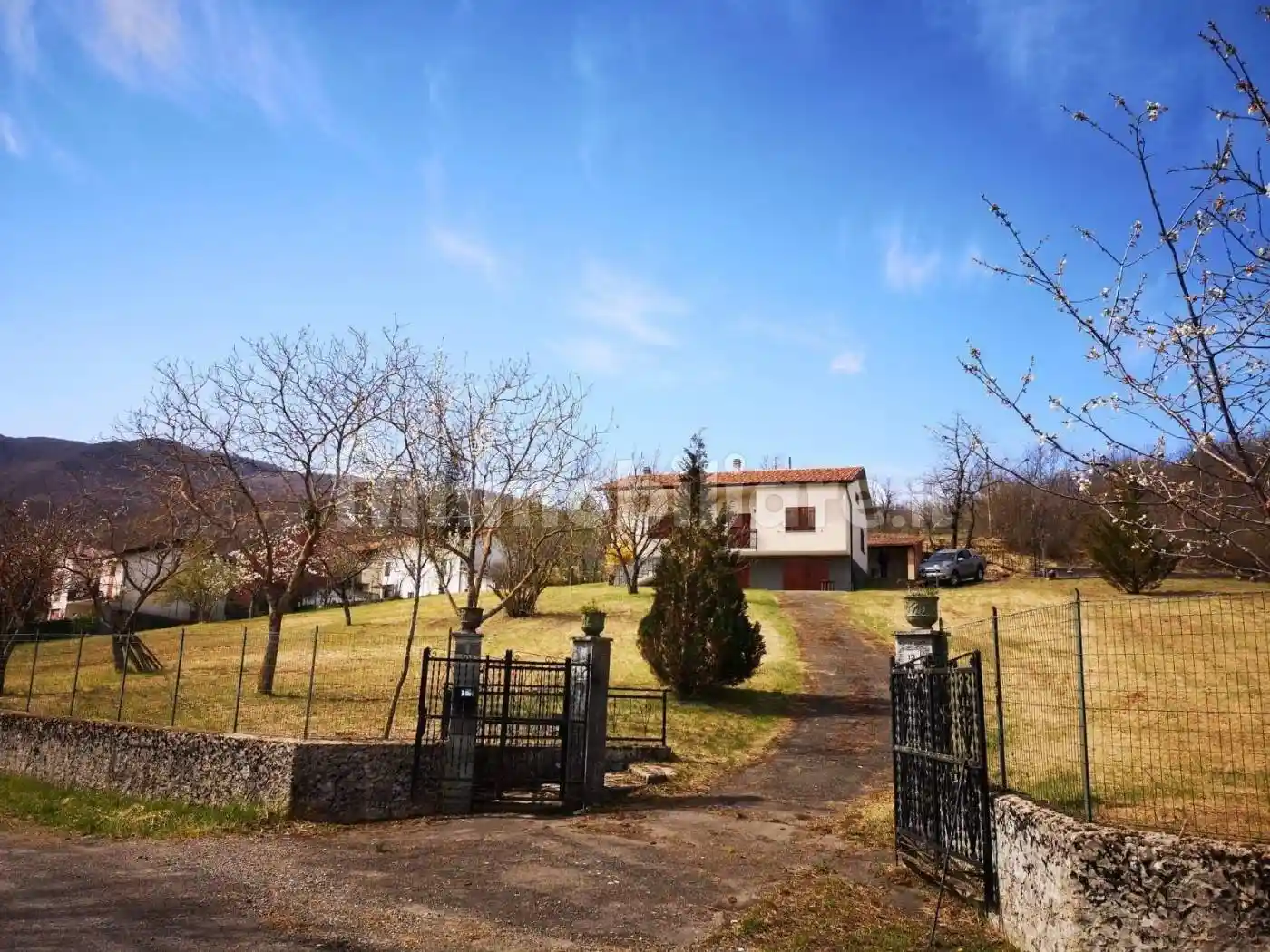 Villa in vendita a Bore