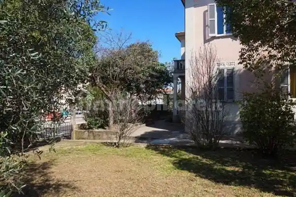 Villa in vendita a Foligno