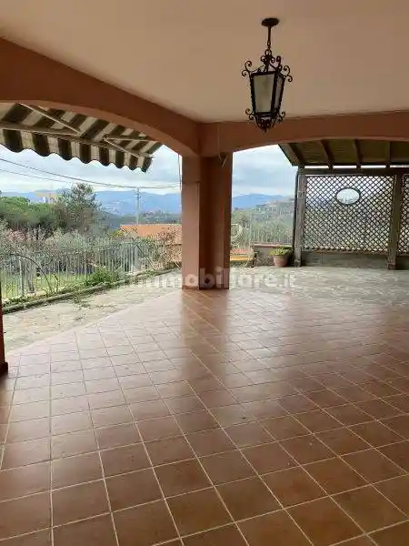 Villa in vendita a Sarzana