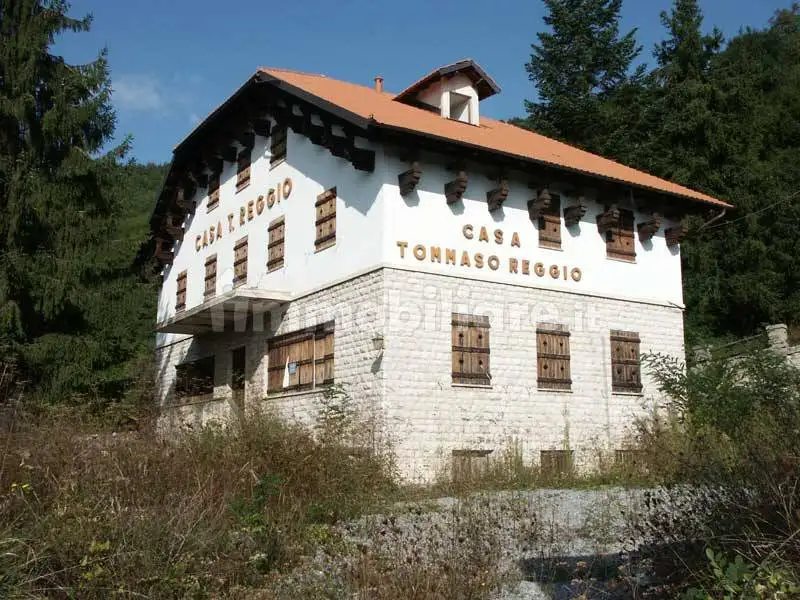 Palazzo - Edificio in vendita a Pornassio
