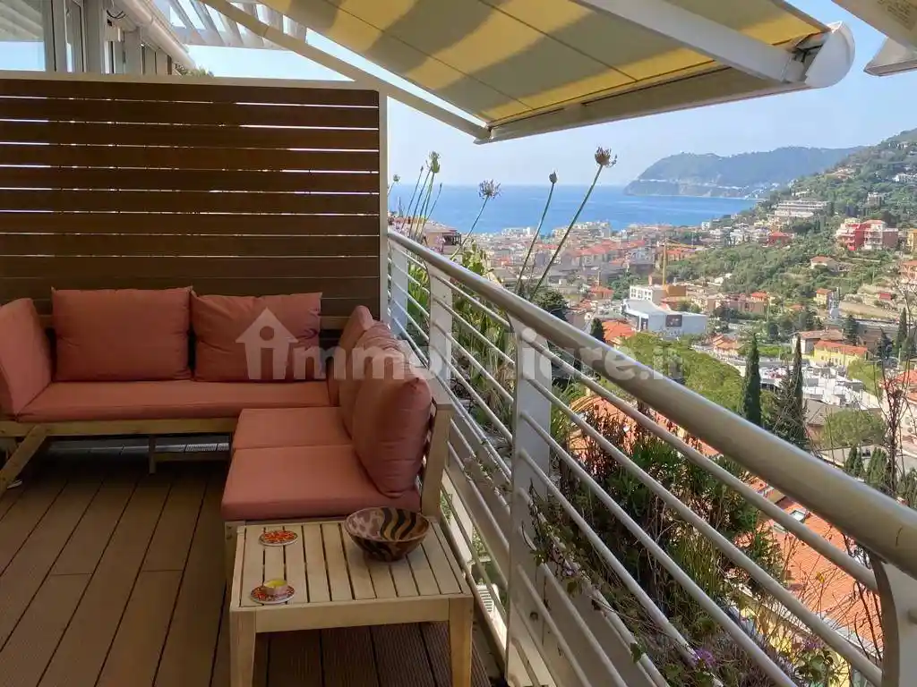Appartamento in affitto a Alassio