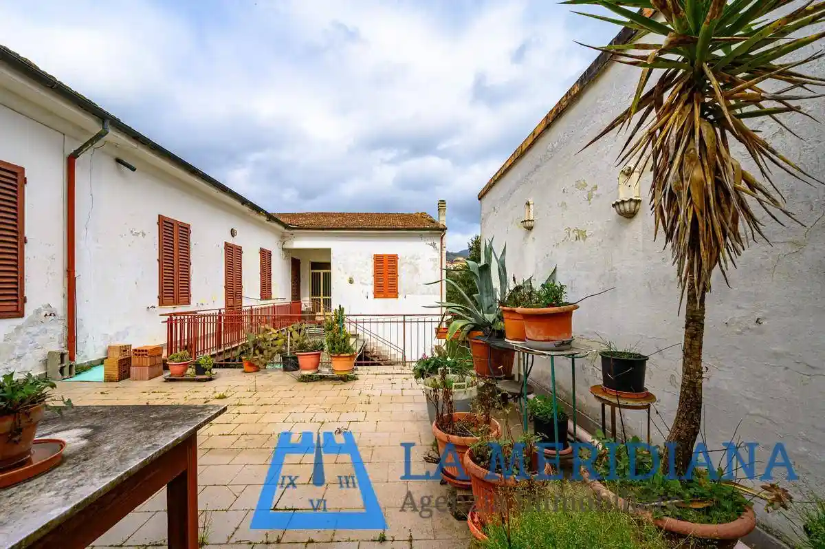 Palazzo - Edificio in vendita a Lamporecchio