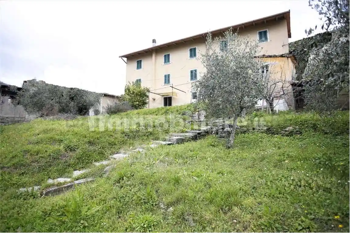 Villa in vendita a Carrara