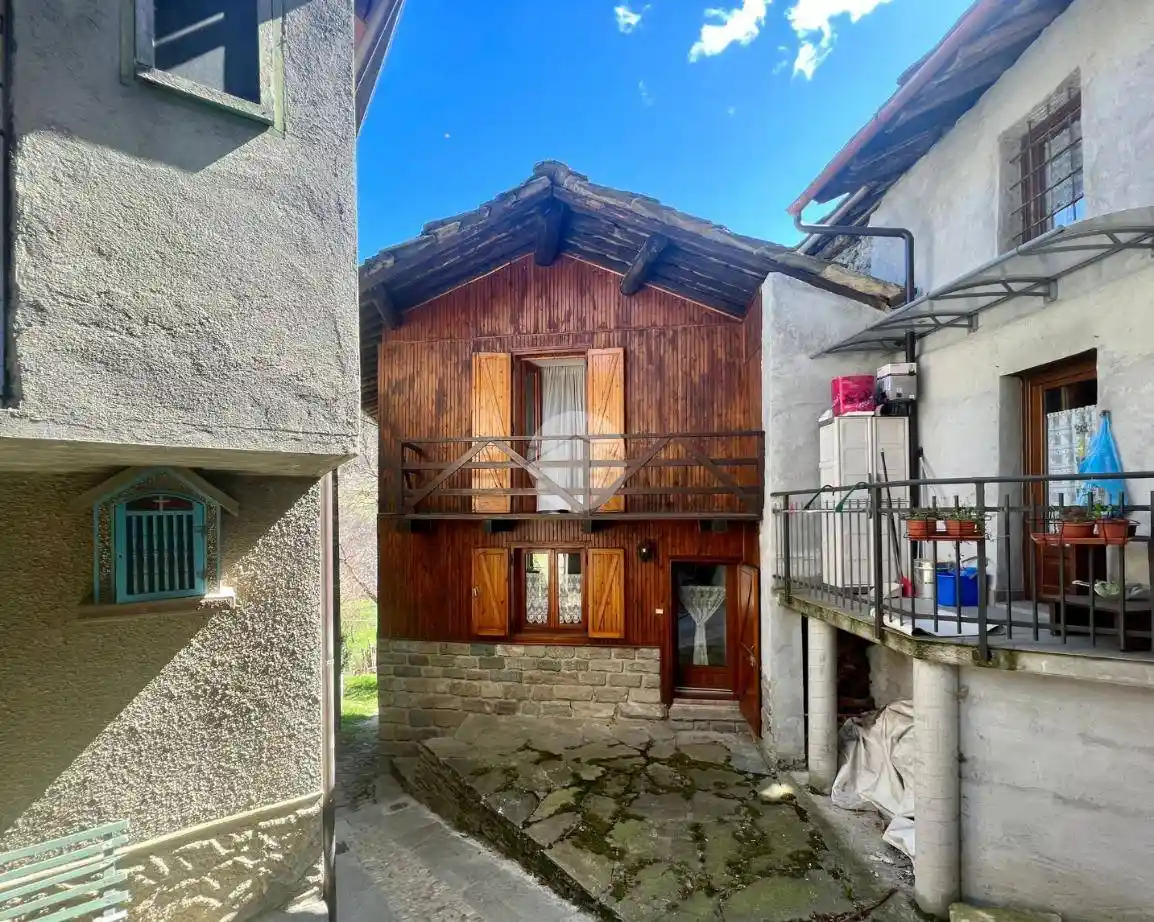 Casa indipendente in vendita a Viù