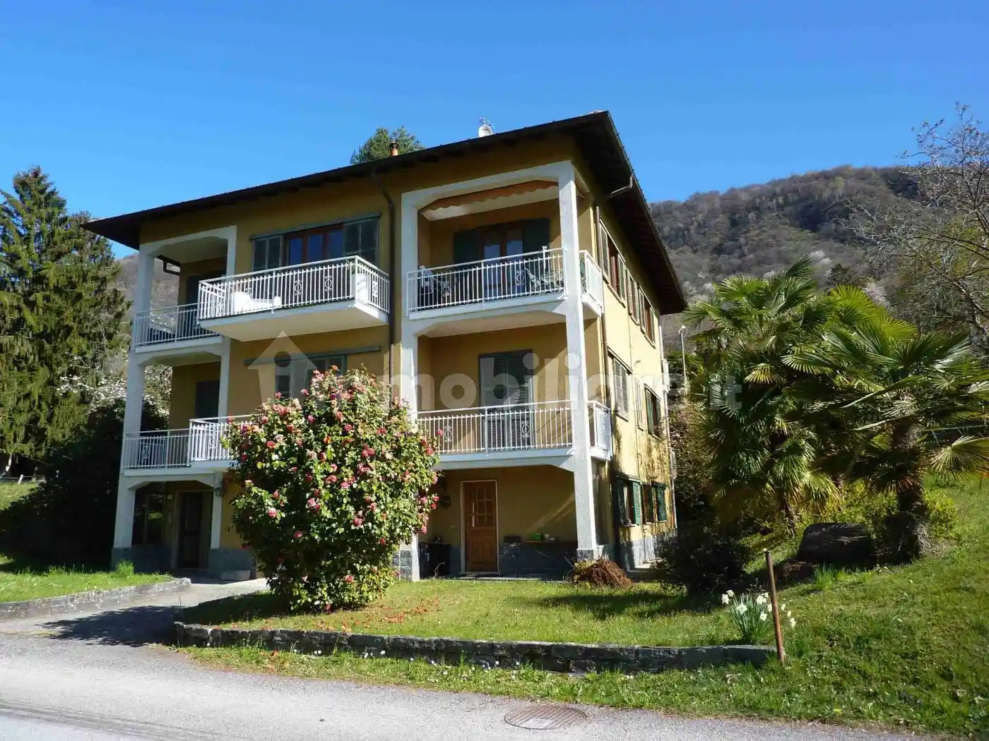 Appartamento in vendita a Porto Valtravaglia