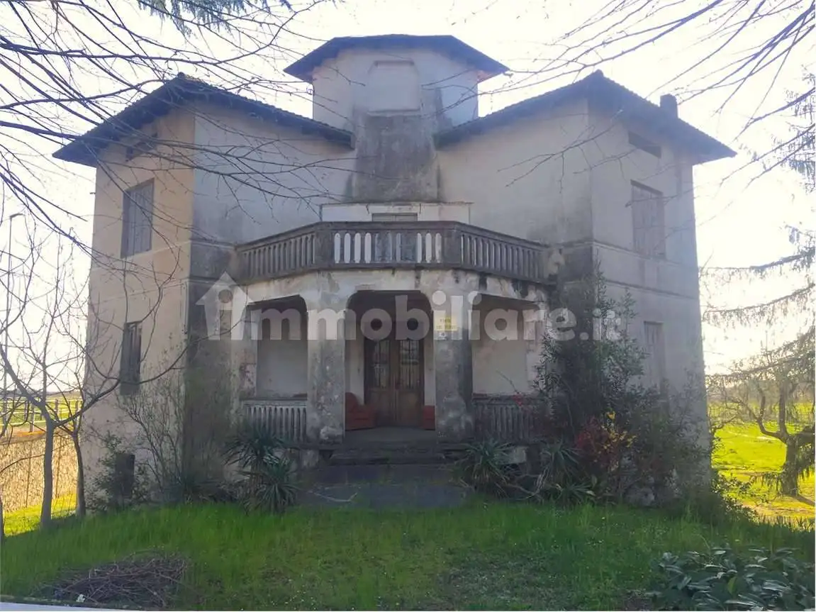 Casa indipendente in vendita a Medea