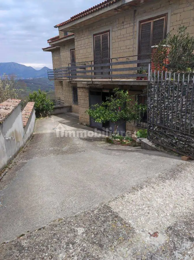 Appartamento in vendita a Apollosa