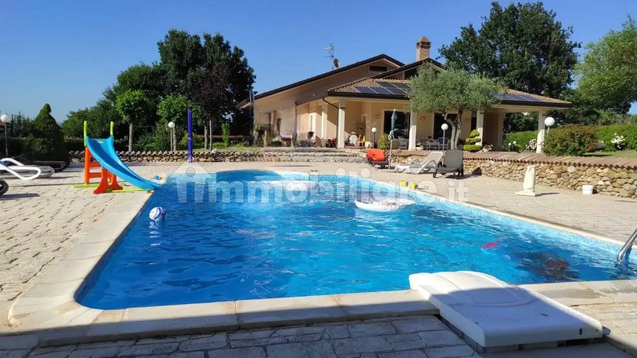 Villa in vendita a Sant'Angelo a Cupolo