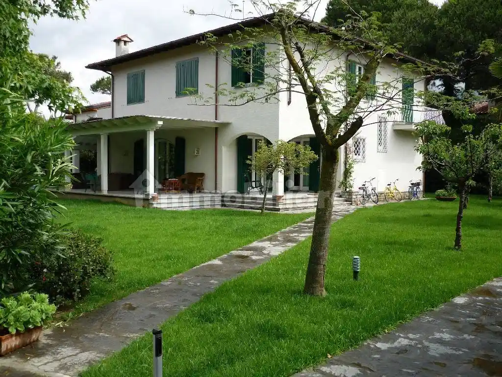 Villa in vendita a Forte dei Marmi