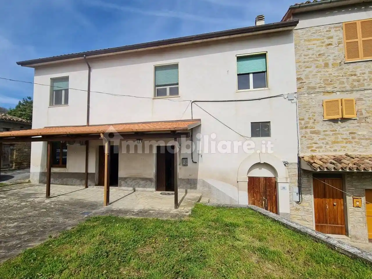 Villa in vendita a Serra San Quirico