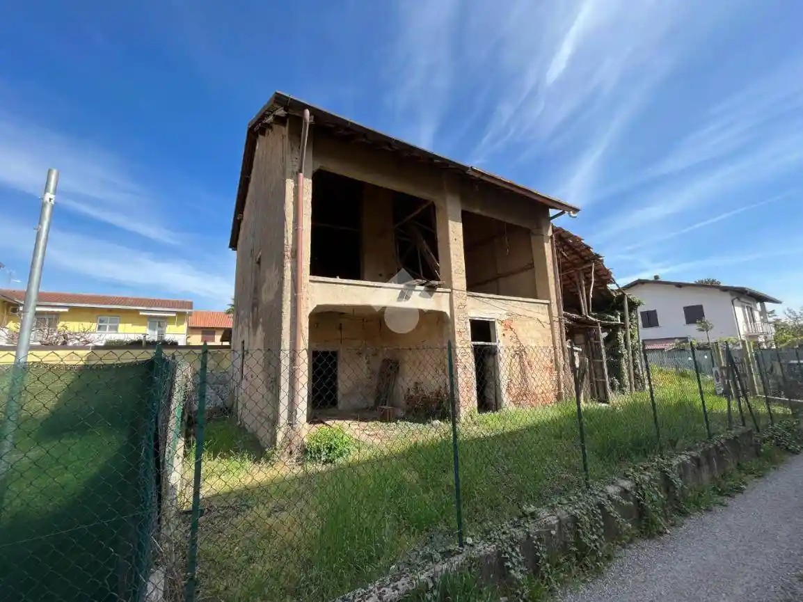 Rustico - Casale in vendita a Limido Comasco