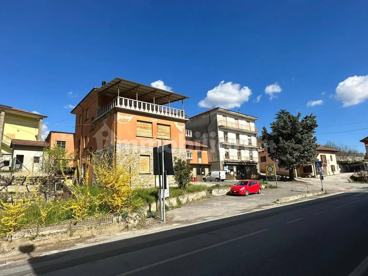 Palazzo - Edificio in vendita a Camerana