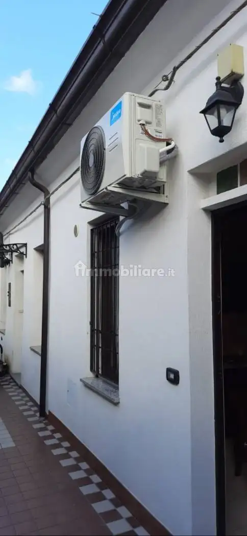 Appartamento viale Stazione 7, Centro, Bianchi