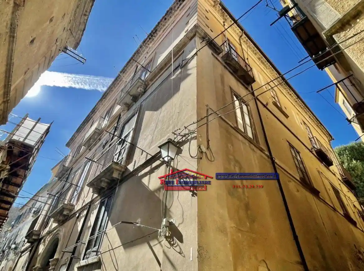 Palazzo - Edificio in Vendita - foto 2