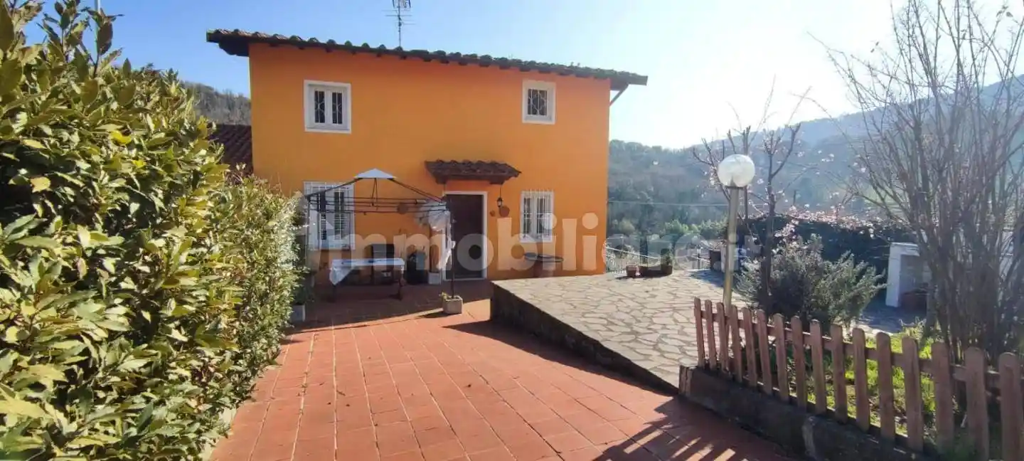 Casa indipendente in vendita a Lucca