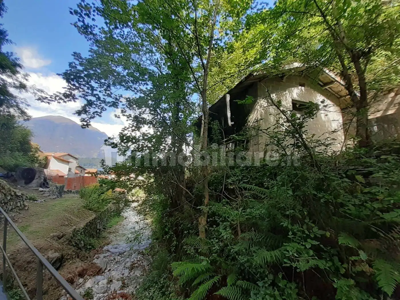 Rustico - Casale in vendita a Lezzeno