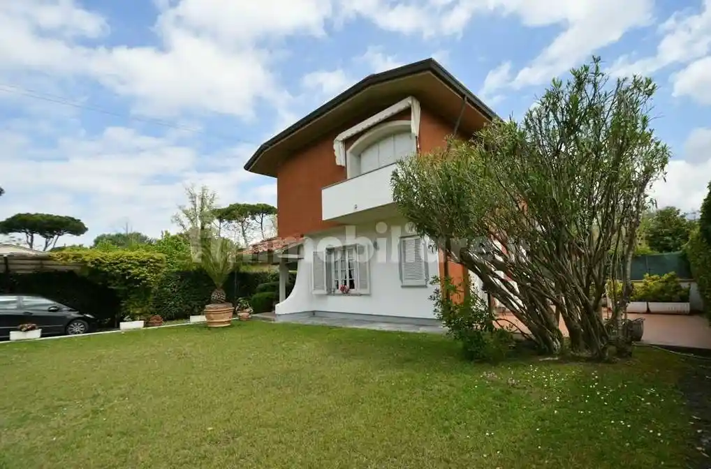 Villa in vendita a Forte dei Marmi