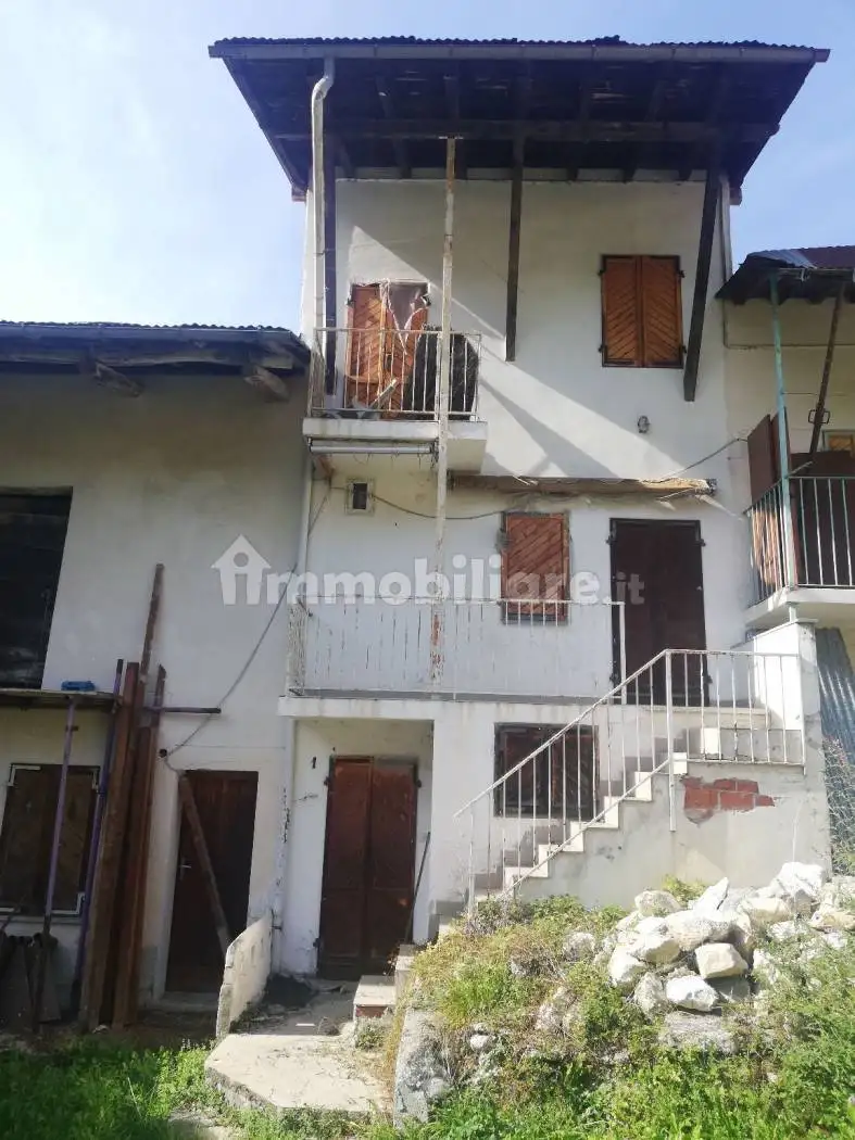 Casa indipendente in vendita a Roaschia