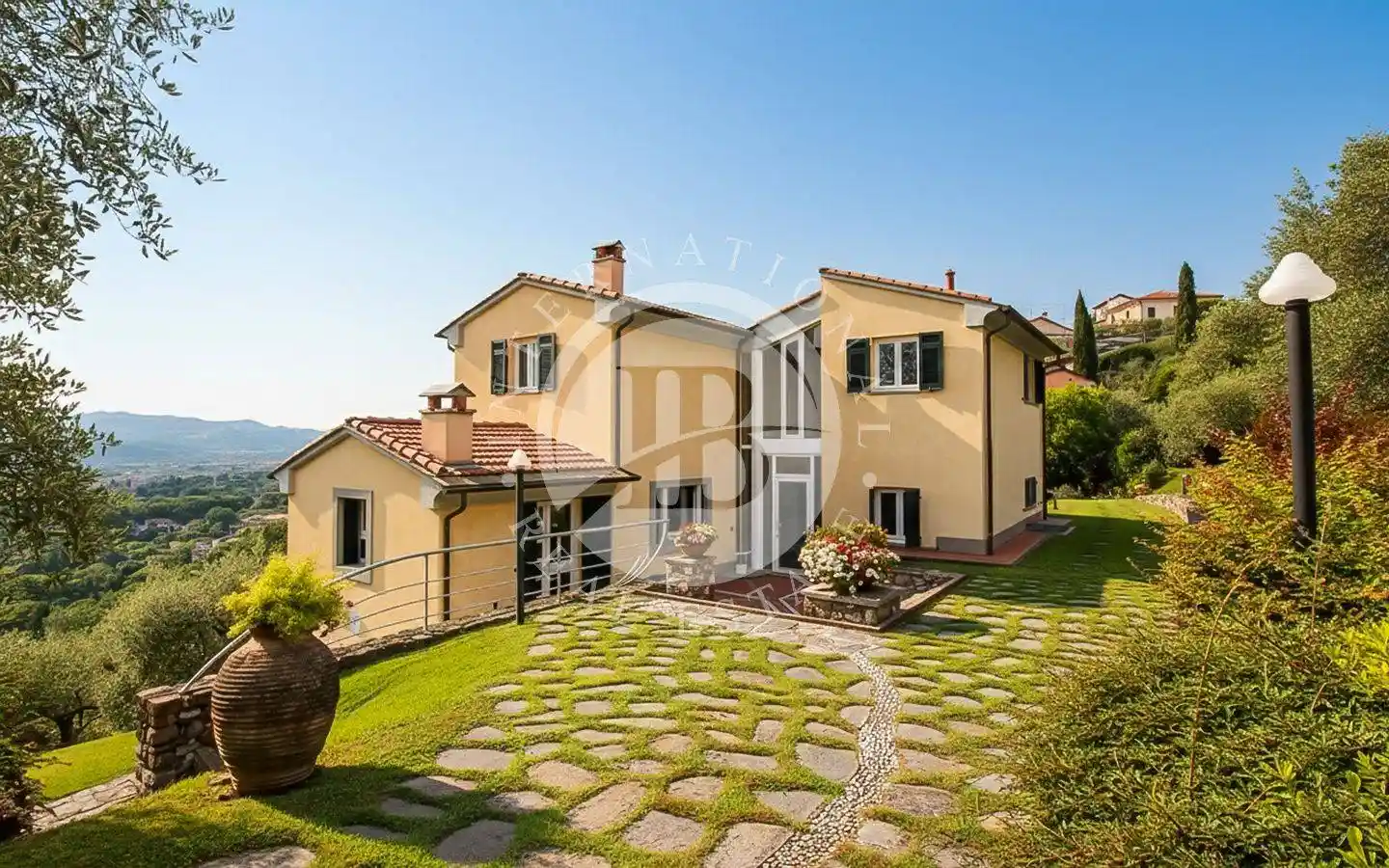 Villa in vendita a Sarzana