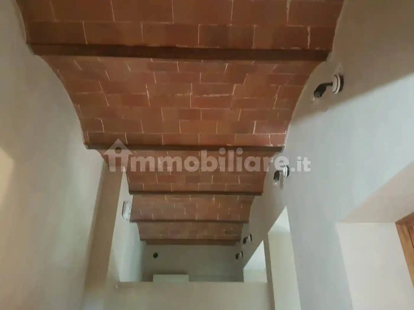 Palazzo - Edificio in Affitto - foto 3